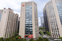 三季报迎拐点，A股化妆品龙头争夺战一触即发