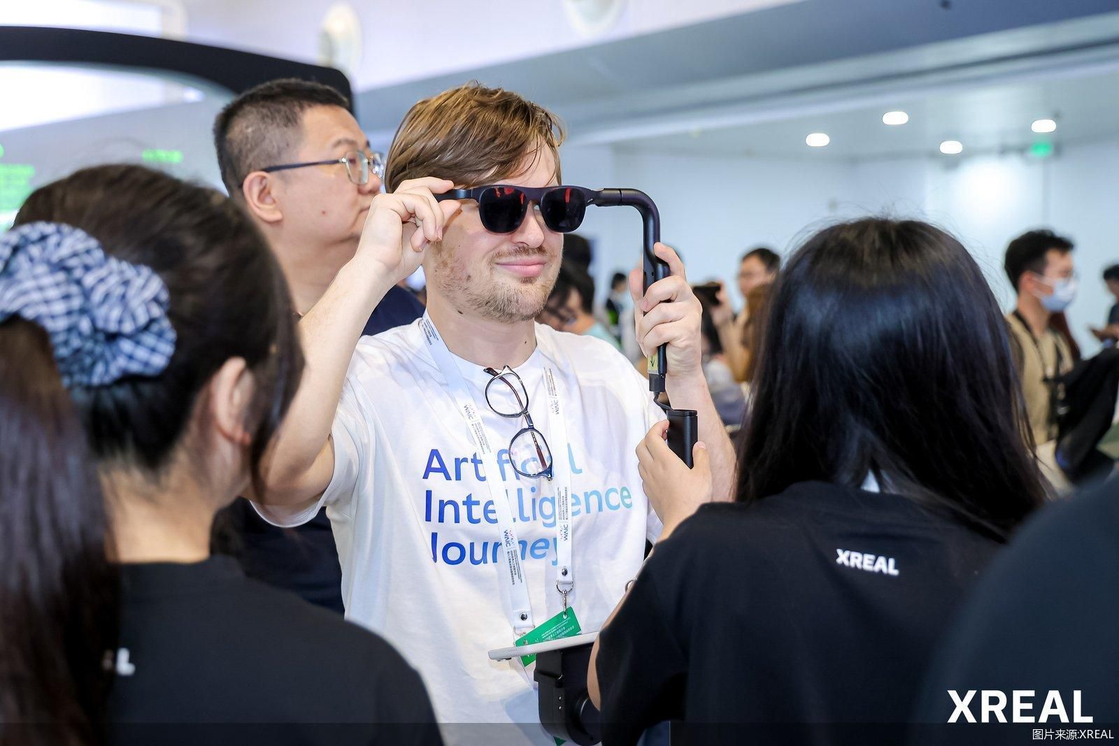 图片来源:XREAL