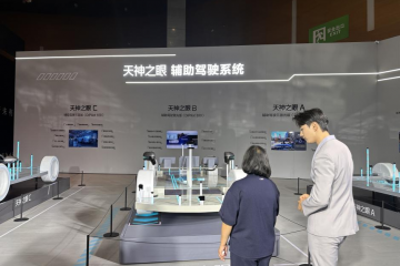 直击成都车展｜超豪华品牌缺席后，自主品牌与新势力激战智能化