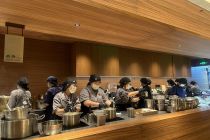 首店开业高峰等近2小时  黄牛溢价超30%  阿嬷手作如何流量变“留量”？
