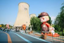 2025服贸会| 设置户外装置、首展博物馆文创 52TOYS亮相服贸会