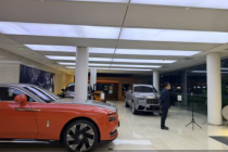 劳斯莱斯下场直播:“老派贵族”想“年轻”