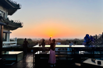 240小时免签下北京入境游｜老外爱住中轴线附近，劲松、潘家园成新晋“网红”