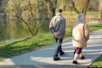 又到一年重阳节，养老敬老，保险如何添把力