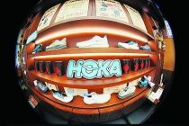 跑圈新贵HOKA“狂奔”