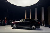 港股递表后首发新车，岚图汽车加速“补课”全品类