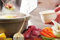 超市推火锅堂食再拼“餐饮+”