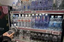 乳饮2025|传承、资本与产品力，老品牌的“三场仗”   