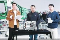 回到台前的雷军 回应一切的小米