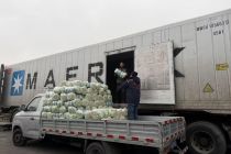 应对降雪 商户提前备货 北京新发地市场蔬菜上市量达2.2万吨