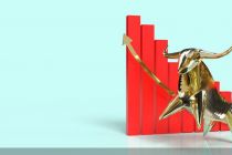 黄金“发疯”众生相：消费者挤爆金店，投资端“大口吃肉”，金饰品销售平淡