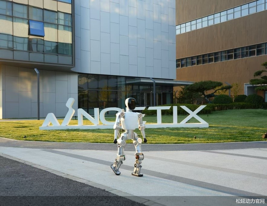 2026年央视春晚舞台上，两家来自北京的企业银河通用与松延动力凭借各自人形机器人的灵动表现吸引业界目光，成为新春舞台上的科技亮点，也让具身智能这一数字经济新赛道进一步走入大众视野。