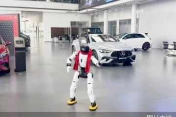 全球首个机器人×汽车4S店项目落地：奔驰门店客流提升15%，停留时长翻倍