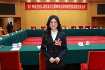 全国人大代表、国家一级品酒师、舍得酒业技术研究院酒体设计师陈柏蓉：将酒业新文化建设纳入文化产业发展规划