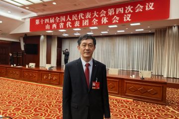 全国人大代表、汾酒集团竹叶青酒核心技艺传承者、汾酒贮配一厂保健酒配制车间配制师郝持胜：支持竹叶青酒泡制技艺申报国家级非物质文化遗产