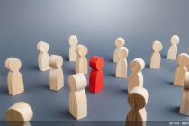 25万元保录国有大行？春招下的灰色生意，银行“内推保录”究竟有多坑？