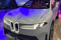 2026北京车展｜长轴距、增智驾、纯电车：BBA加速适配中国市场