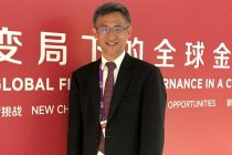 专访鞠建东：推进人民币国际化首先需要解放思想