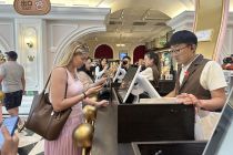 北京今年前5月入境游客花费增超四成，“Becoming Chinese”成新风尚