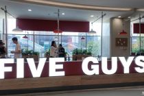 与上海同款同价 FIVE GUYS进京首秀双店齐开 全国布局就此提速