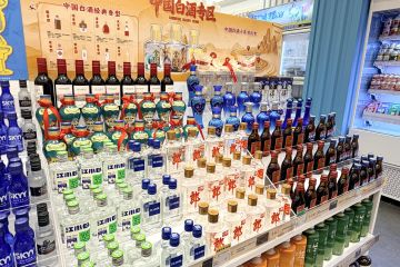从KKV到社区超市  小瓶白酒上演渠道“狂奔”